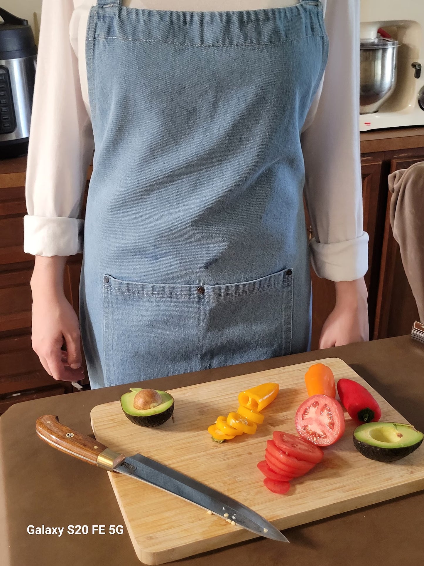 Custom Baking Queen Apron: Personalized Denim Apron with Pockets for Women and Men - Perfect Kitchen Companion!