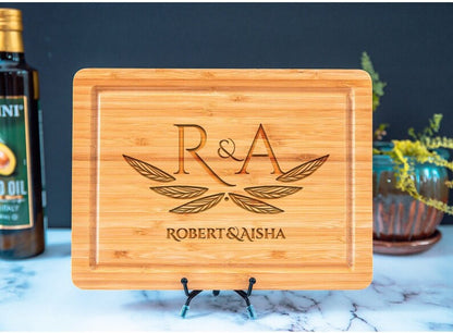 Personalized Cutting Board with Custom Names - Ideal Housewarming and Wedding Gift
