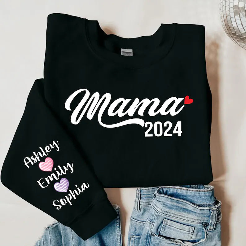 Wrap Mom in Love: Personalized Mama Sweatshirt with Kids' Names - Ideal Mothers Day & Birthday Gift