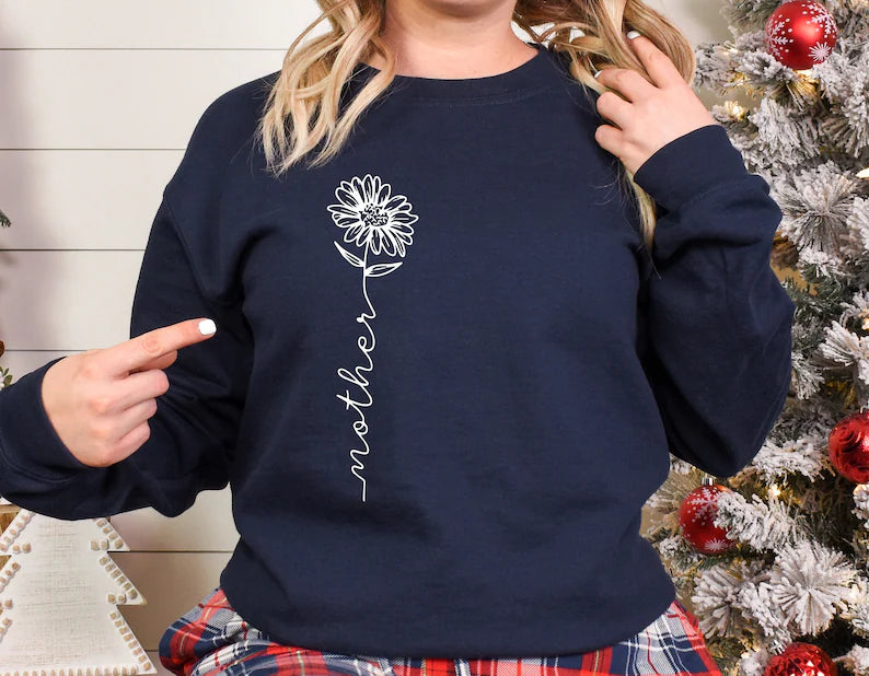 Blossom in Love: Sunflower Mother Sweatshirt - Ideal Mothers Day Gift with Floral Elegance!